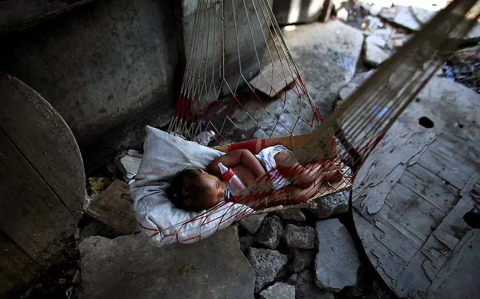 Armut auf den Philippinen: UNICEF hilft Straßenkindern © UNICEF/UN014949/Estey Armut auf den Philippinen: UNICEF hilft Straßenkindern