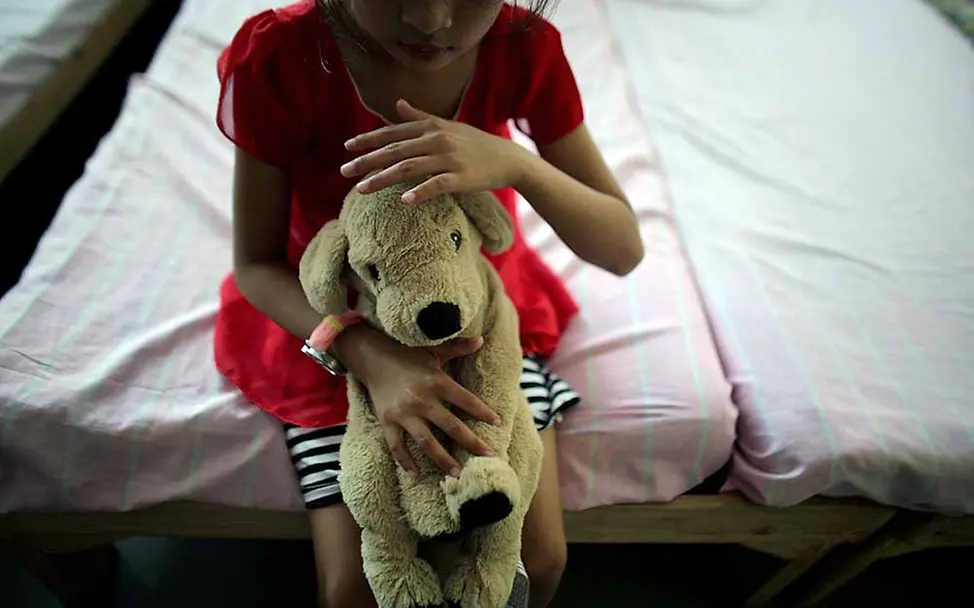 Kinderschutz auf den Philippinen: UNICEF hilft den Opfern von Gewalt und Missbrauch © UNICEF/Estey Kinderschutz auf den Philippinen: UNICEF hilft den Opfern von Gewalt und Missbrauch