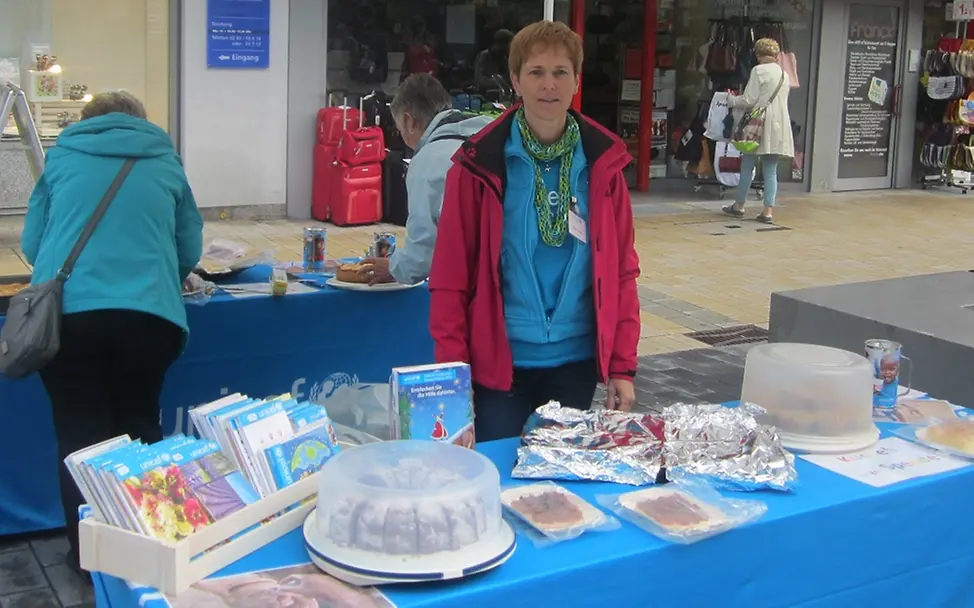 D.Goebels am Unicef Stand Aktion für Irak/Syrien