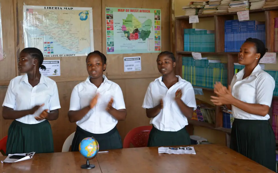 Winta, Vivian, Beauty und Jalarye nehmen am Mädchenprogramm teil | © UNICEF/Kerstin Bücker Reisetagebuch Liberia: Mädchenprogramm für benachteiligte Kinder