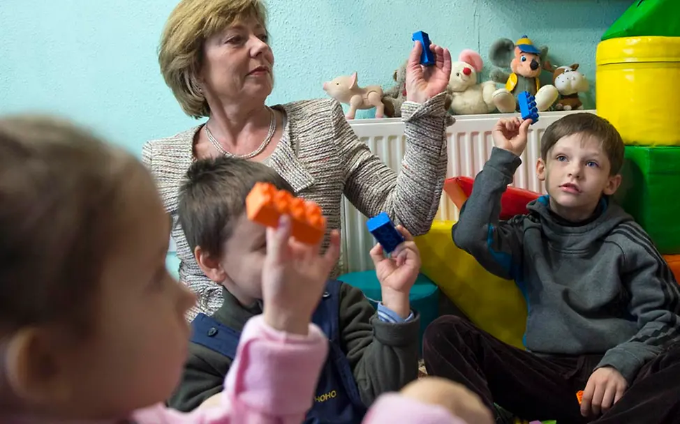 Daniela Schadt für UNICEF in Charkiw | © dpa/Sören Stache Daniela Schadt: Besuch in der Ostukraine