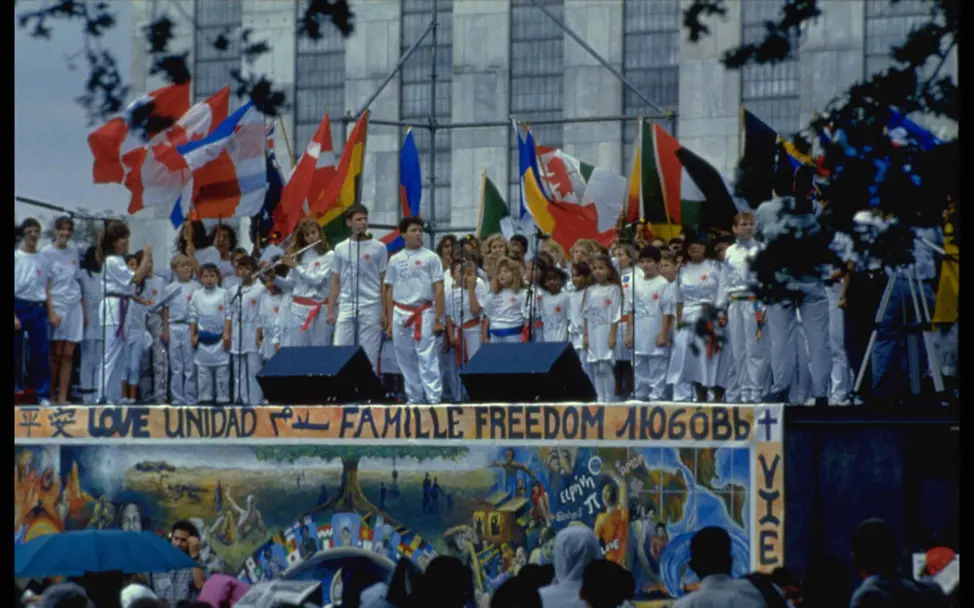 Im Jahr 1990 versammelt UNICEF 70 Staats- und Regierungschefs auf dem ersten Weltkindergipfel in New York. | © UNICEF/Barbour Im Jahr 1990 versammelt UNICEF 70 Staats- und Regierungschefs auf dem ersten Weltkindergipfel in New York.