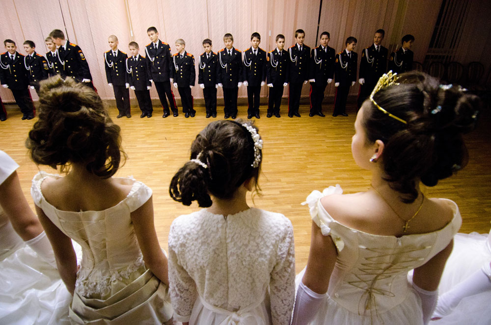 Russland: Strammstehen in der Schule