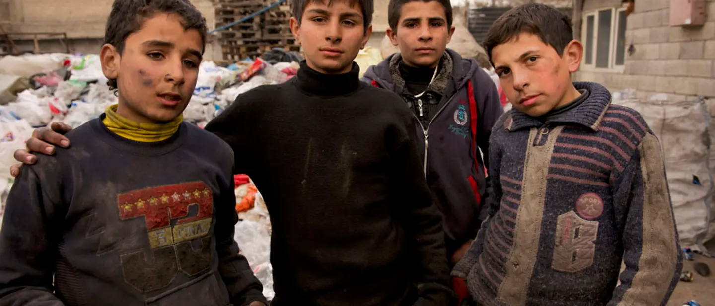 Ahmed wohnt bei einer Gastfamilie und sieht seine Familie monatelang nicht. | © UNICEF/Noorani Ausbeutung: Ahmed wohnt bei einer Gastfamilie und sieht seine Familie monatelang nicht.