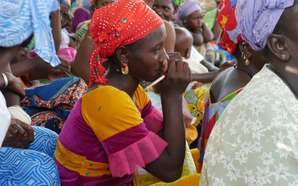 Diskussion über Beschneidung | © UNICEF/DT2016-1010688/Hövener Diskussion über Beschneidung