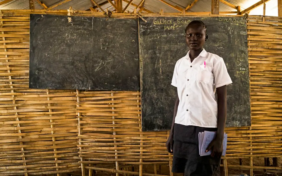 Nyawargakna geht in die Klasse Klasse wie Malual | © UNICEF/Ohanesian Südsudan: Nyawargakna geht in die Klasse Klasse wie Malual