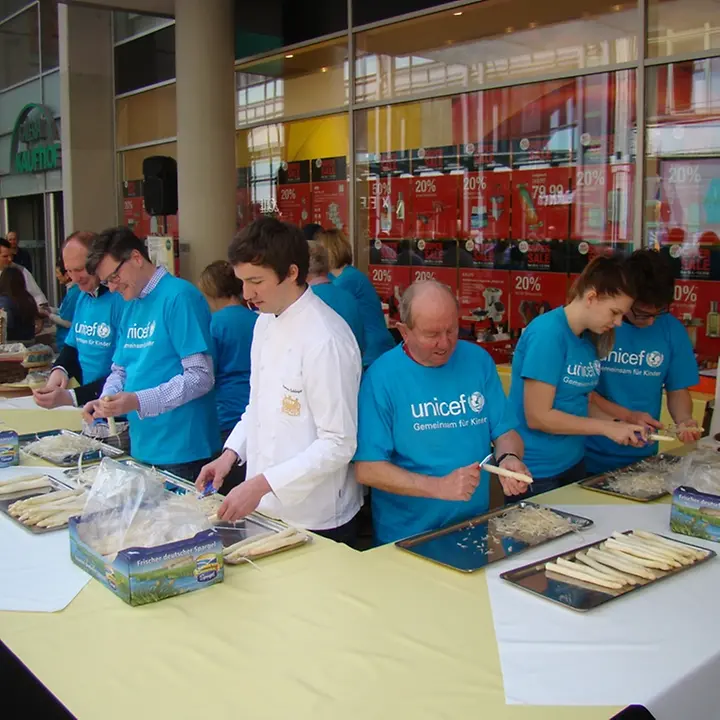 Spargelschälaktion 2016 Neuer Inhalt