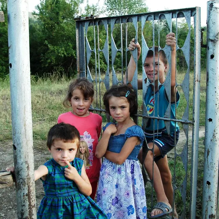 Spielende KInder in Rumänien Rumänien Kinderhandel