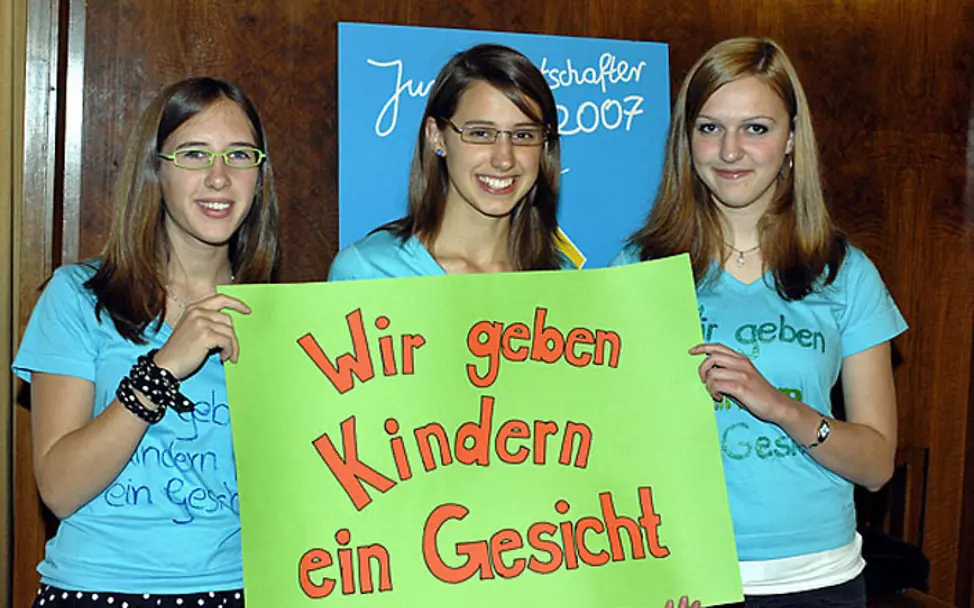 Die UNICEF-JuniorBotschafter 2007: Mehr Aufmerksamkeit für Kriegskinder © UNICEF UNICEF-JuniorBotschafter 2007