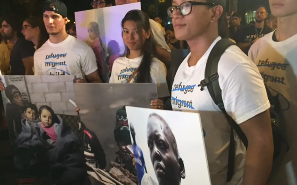 Mahnwache in New York | © UNICEF DT/ Christian Schneider Kinder mit Schildern bei der Mahnwache