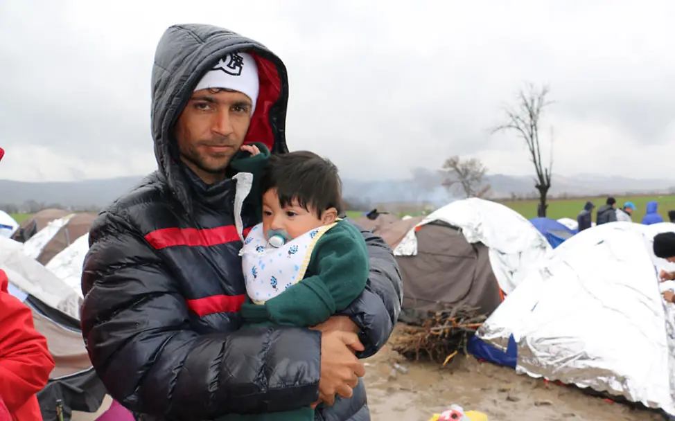 Familie an der serbischen Grenze | ©UNICEF/Pappas-Capovs UNICEF-Innovationen: Familie an der serbischen Grenze