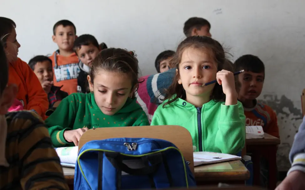 Alaa kann mit Hunderten anderen Kinder wieder in die Schule | ©UNICEF/Khudr Al- Issa Syrien: Alaa kann endlich wieder in die Schule gehen