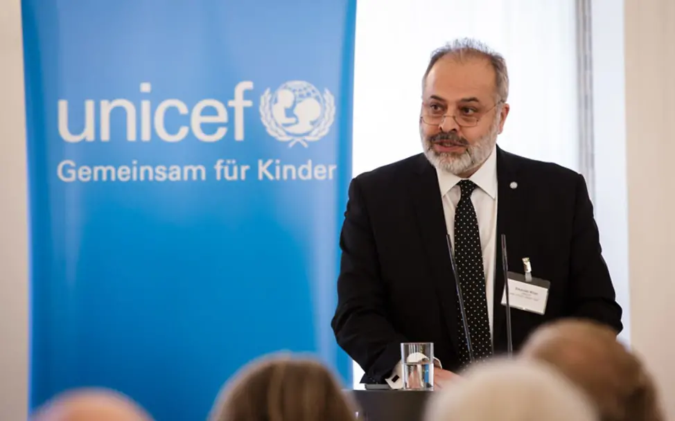 Neujahrsgespräch: Sikander Khan, Leiter der UNICEF-Nothilfezentrale | © Bundesregierung/Steins Neujahrsgespräch: Sikander Khan, Leiter der UNICEF-Nothilfezentrale in Genf