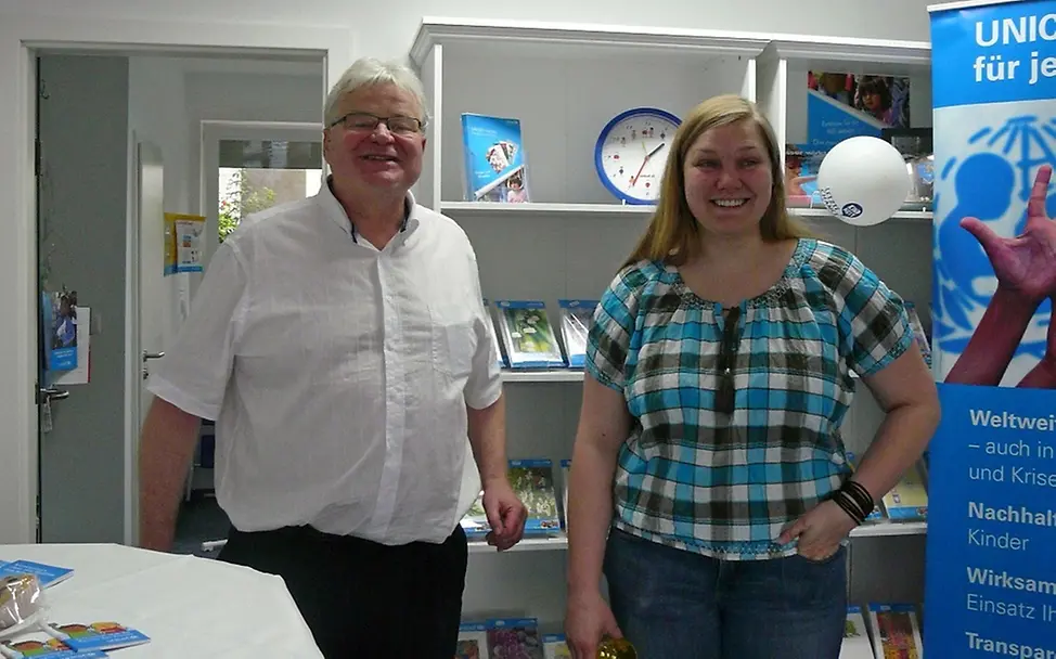 UNICEF Gruppe Bochum Leitung bei der Eröffnung der Geschäftsstelle © UNICEF Bochum/Ursula Schmauch