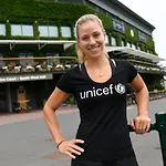 Angelique Kerber vor dem Center Court in Wimbeldon Angelique Kerber: Die UNICEF-Patin vor dem Center Court