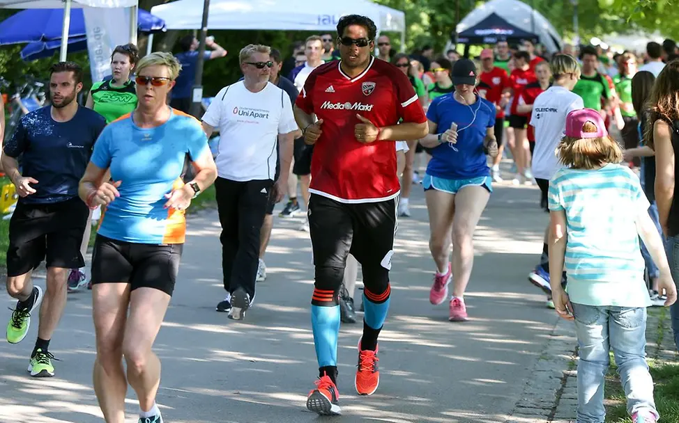 Runde für Runde - Firmenlauf @ Jürgen Meyer / KBumm