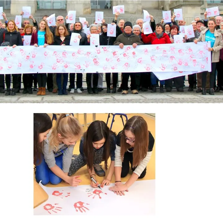 Besuchergruppe vor dem Reichstag in Berlin © Helena Gugath