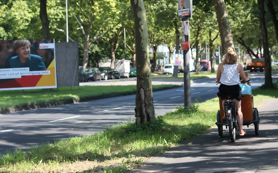 bundestagswahl-2017-kinder-mutter-mit-radanhänger