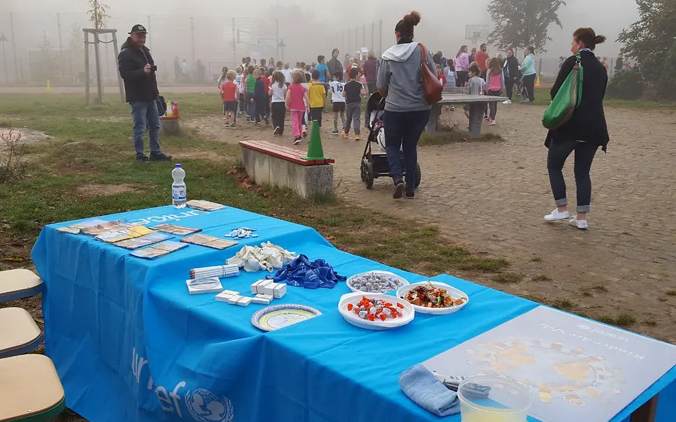 Start im Nebel...© UNICEF Berlin Neuer Inhalt