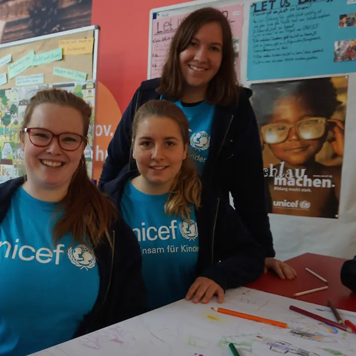 Studentinnen der Fachhochschule Clara Hoffbauer Potsdam Studentinnen der Fachhochschule Clara Hoffbauer Potsdam