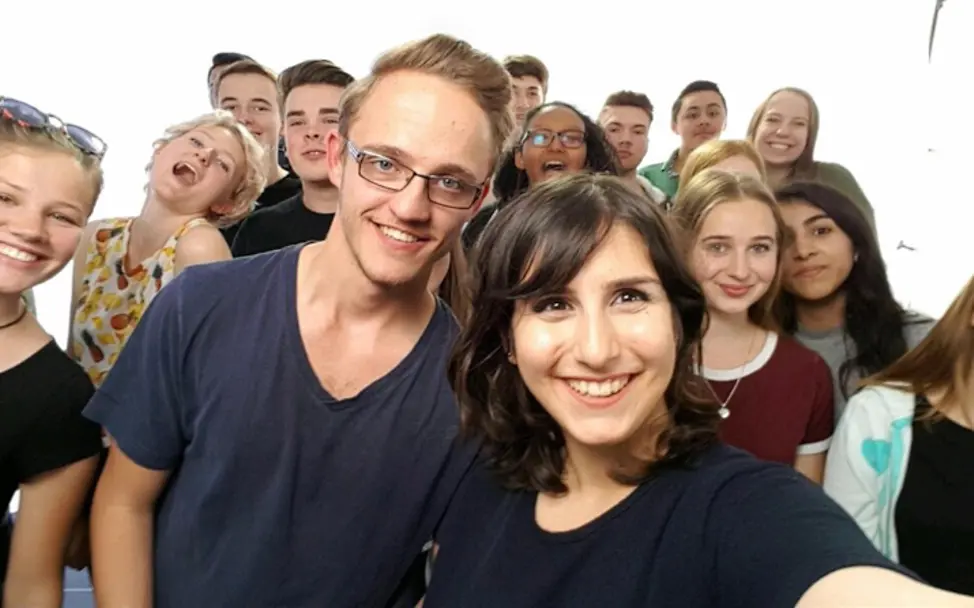 Ein glückliches Gruppenselfie nach dem Filmdreh. | © UNICEF/DT2017 #wählerisch: Ein Gruppenselfie nach dem gelungenen Filmdreh.
