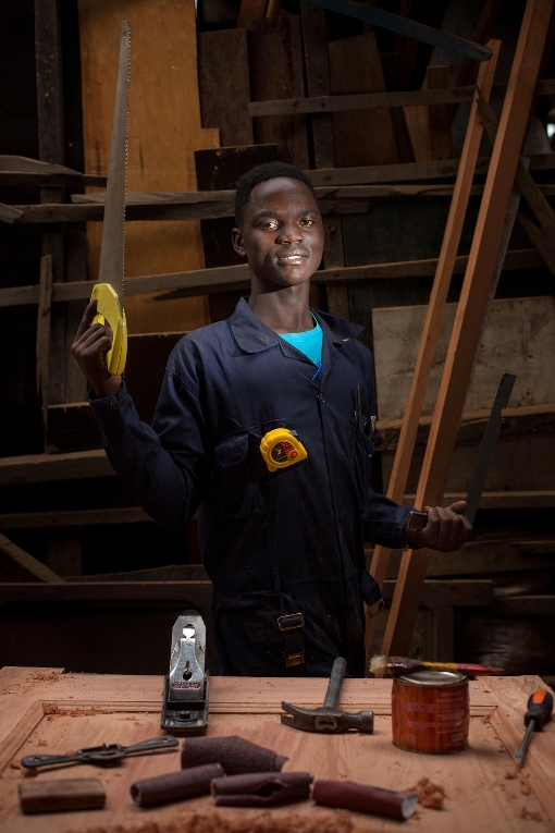 Lajoie will Zimmermann werden und seinen Leidensweg vergessen | © UNICEF/Dubourthoumieu Dem. Rep. Kongo: Lajoie will Zimmermann werden