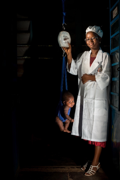 Olga will mangelernährten Kindern helfen | © UNICEF/Dubourthoumieu Dem. Rep. Kongo: Olga will Ernährungsberaterin werden