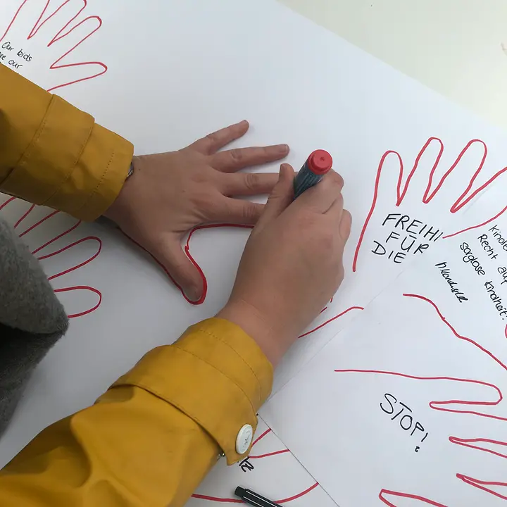 Red Hand Day 2018 Aktion | © Michelle La Red Hand Day 2018 Aktion