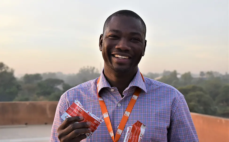 Plumpynut Fabrik-Direktor Ismael Barmou | © UNICEF/Claudia Berger Plumpynut Fabrik-Direktor Ismael Barmou