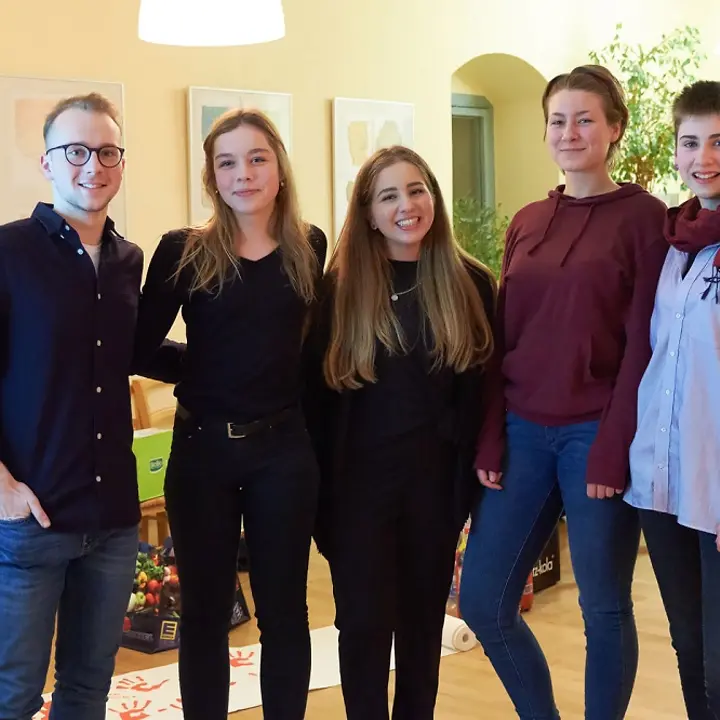 Team Younicef-Team Team Younicef-Team