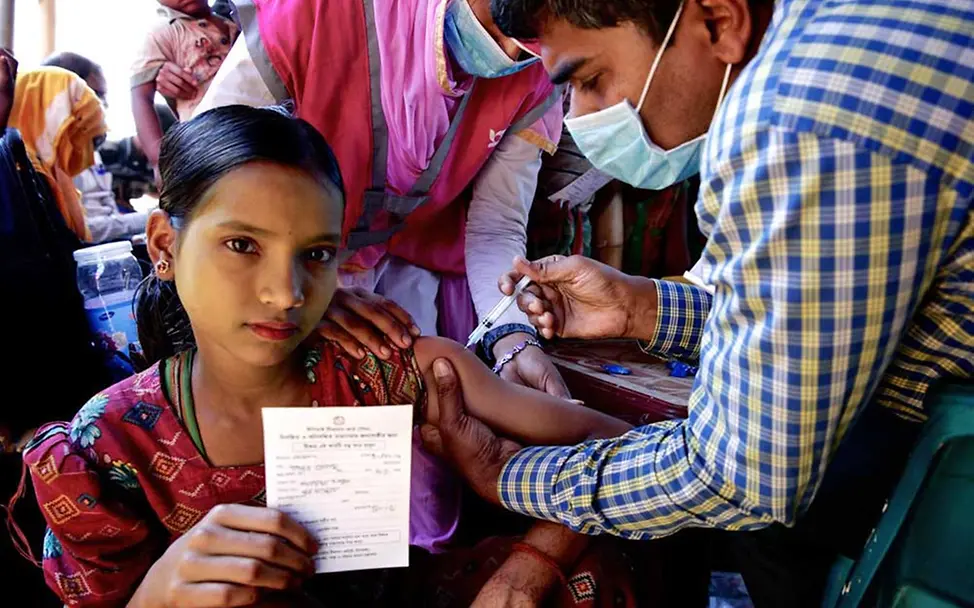 Mit Impfungen gegen Cholera und andere Krankheiten schützt UNICEF die Kinder 