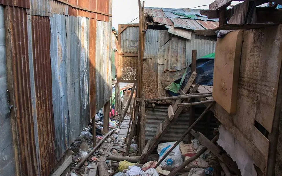 Armut in Phnom Penh: Eine Gefahr für die Kinder. | © UNICEF/Seng Viele Kinder in Kambodscha wachsen in großer Armut auf.
