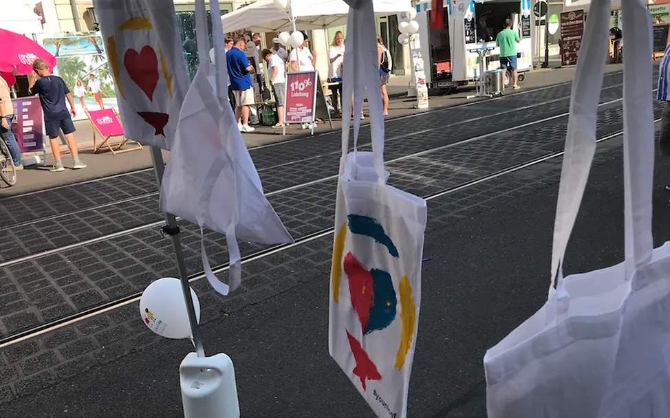 Beutel mit UNICEF-Designs | © UNICEF Potsdam/Schrödelsecker