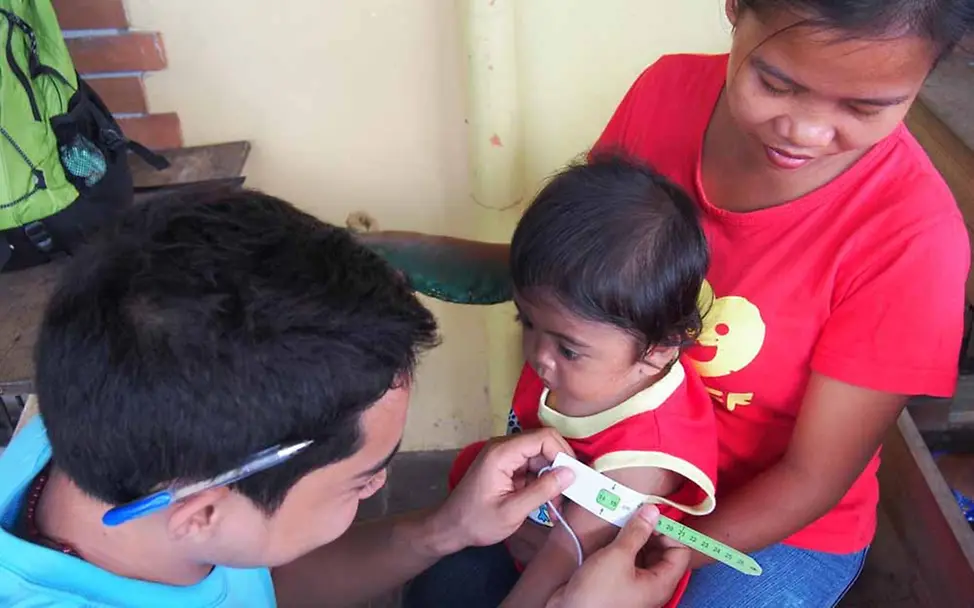 UNICEF untersuchte in den Monaten nach Taifun Haiyan Tausende Kinder auf Mangelernährung. | ©UNICEF/Papowitz Philippinen-Nothilfe: Mangelernährung