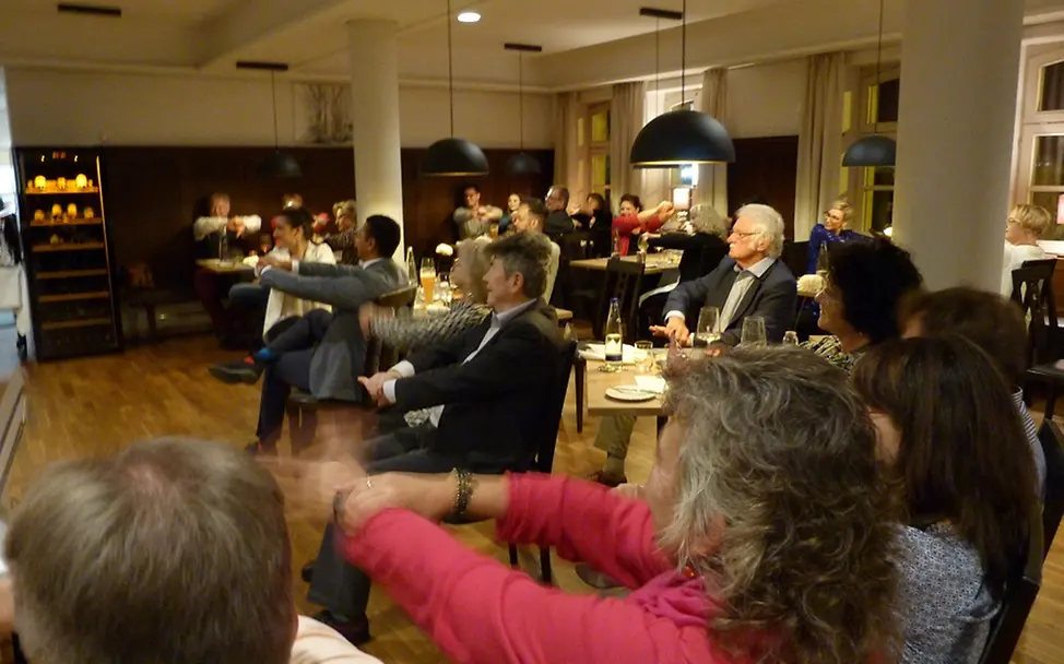 Lockerungsübungen © UNICEF-AG Landshut/Karin Erbe