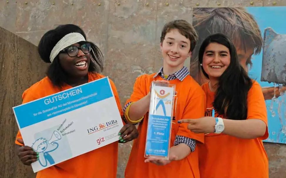 UNICEF-JunioBotschafter 2012: SchokoFair AG | © UNICEF/Vielz UNICEF-JunioBotschafter 2012: SchokoFair AG | © UNICEF/Vielz