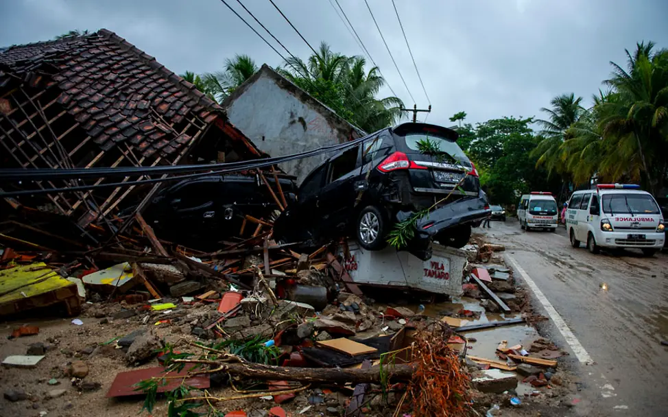 Zerstörungen nach dem Tsunami auf Indonesien