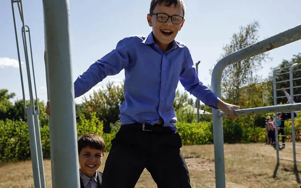 Artyom lebt in der Ost-Ukraine nahe an der Kontaktlinie. | © UNICEF/Morris VII Photo Artyom lebt mitten in dem Krisengebiet der Ukraine.