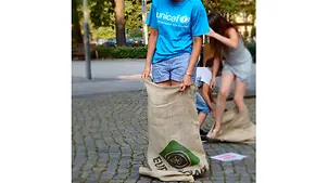 Sarah ist ehrenamtlich aktiv für UNICEF | © CREDIT FEHLT Sarah ist ehrenamtlich aktiv für UNICEF