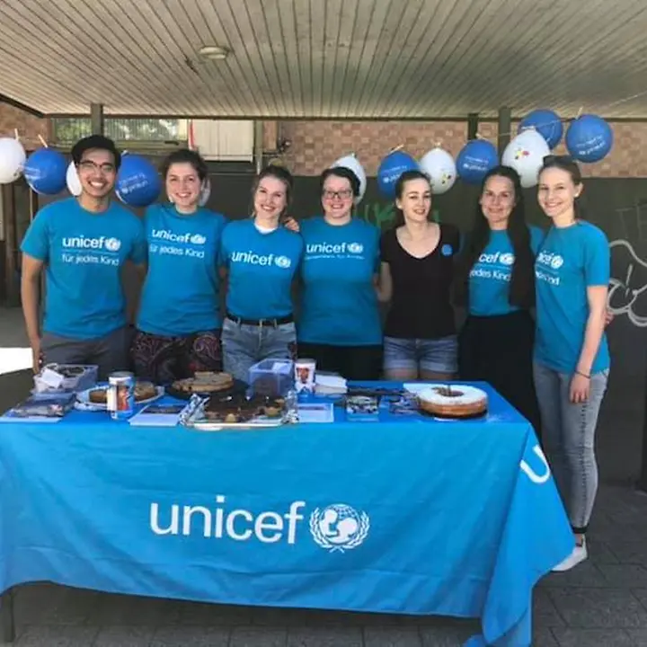 Kuchenausgabe (c) UNICEF DT/2019/Leonie Mödl