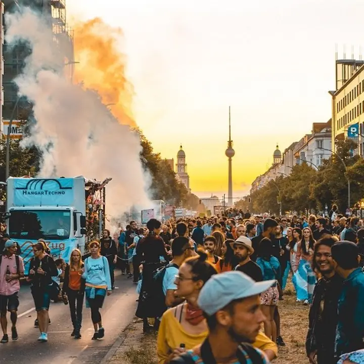 Bereits in den vergangenen Jahren war "Zug der Liebe" ein großrtige Ereignis © Zug der Liebe/Robert Herhold Bereits in den vergangenen Jahren war "Zug der Liebe" ein großrtige Ereignis © Zug der Liebe/Robert Herhold