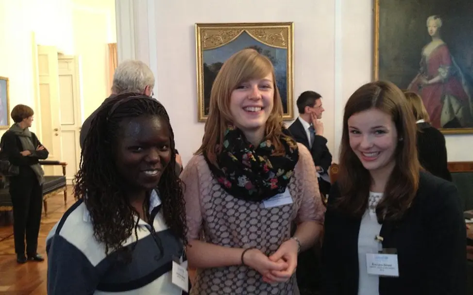 Drei UNICEF JuniorBotschafterinnen (© UNICEF Deutschland)