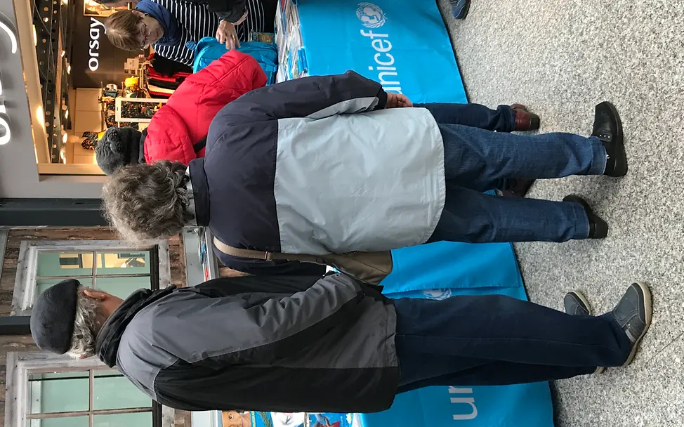 Grußkartenverkauf Oderturm | © UNICEF Frankfurt (Oder)