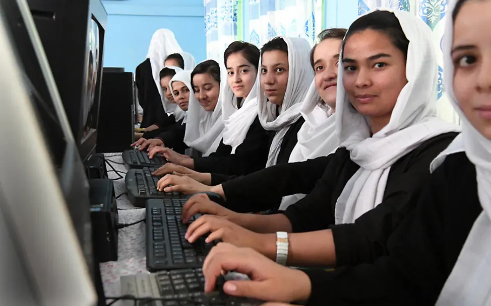 Digitale Bildung ist in der heutigen Zeit enorm wichtig. | © UNICEF/Frank Dejongh Afghanistan:
