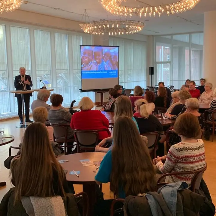 2020-01-30 Dank für den Grußkartenverkauf-min