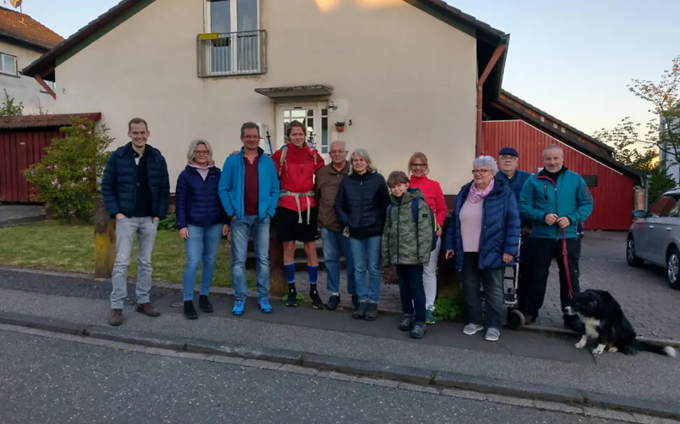 Am Abreisetag: Lukas mit seiner Familie in Vinningen | Lukas Bion Nordkap-Wanderer Lukas am Abreisetag mit seiner Familie