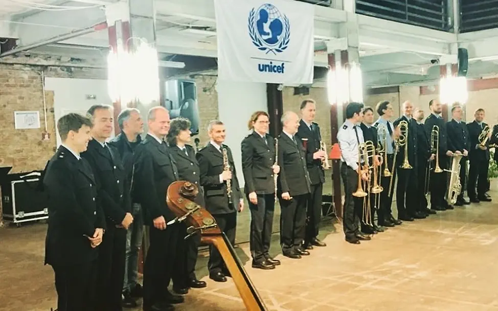 Das Bundespolizeiorchester am Ende des Konzerts © UNICEF-AG Berlin