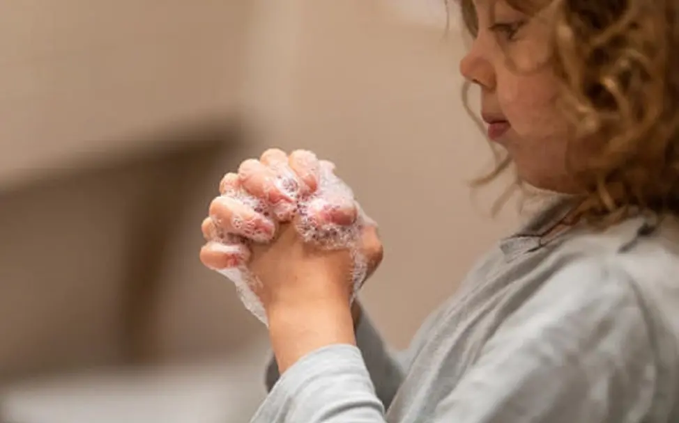 Händewsschen mit großer Sorgfalt in Corona Zeiten