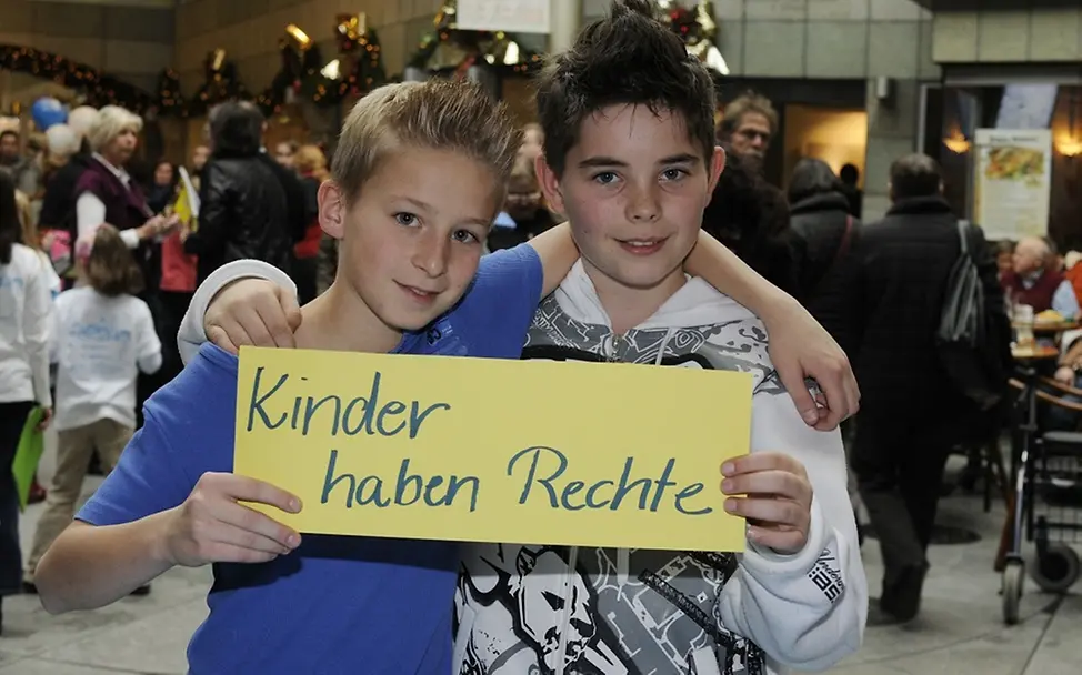 Kinder haben Rechte © UNICEF/DT2014-74659/Hyou Vielz Kinder haben Rechte © UNICEF/DT2014-74659/Hyou Vielz