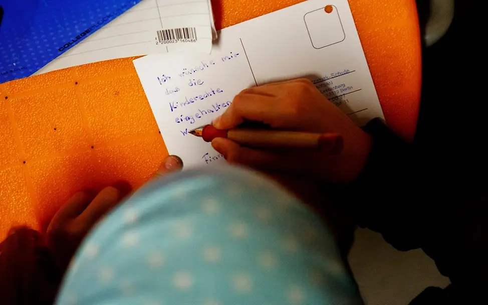 "Ich wünsche mir, dass die Kinderrechte eingehalten werden"... © UNICEF/DT2016-59439/Julia Zimmermann "Ich wünsche mir, dass die Kinderrechte eingehalten werden"... © UNICEF/DT2016-59439/Julia Zimmermann